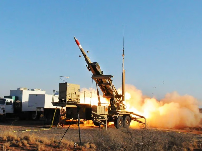 Ukrayna Patriot sistemleri için yeni PAC-3 önleyici füzeleri teslim aldı