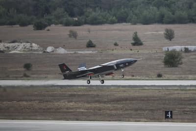 Leonardo ve Baykar, Kızılelma İHA'sını M-346'dan Kontrol