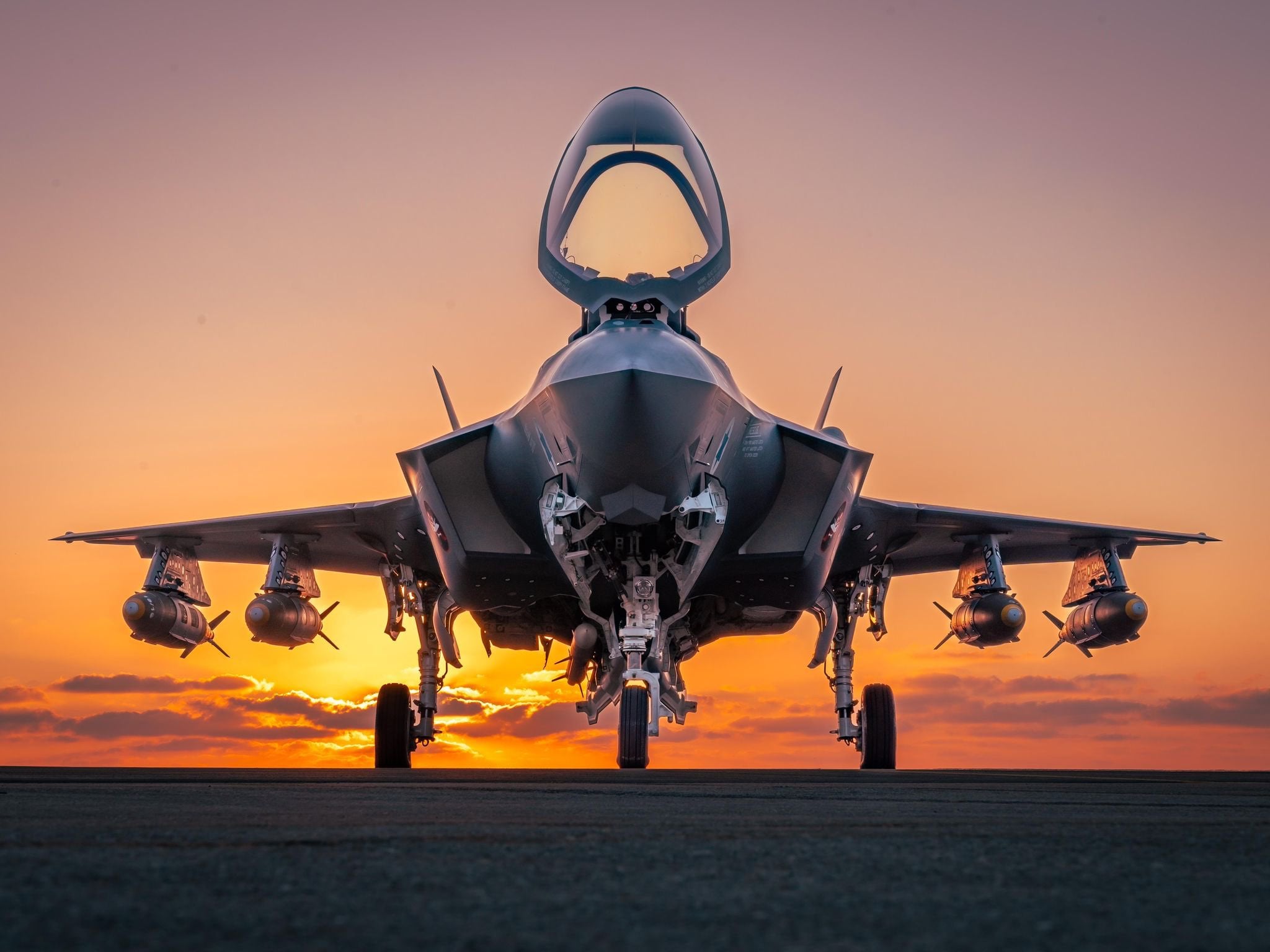 F-35 savaş uçaklarına harici yakıt tankı