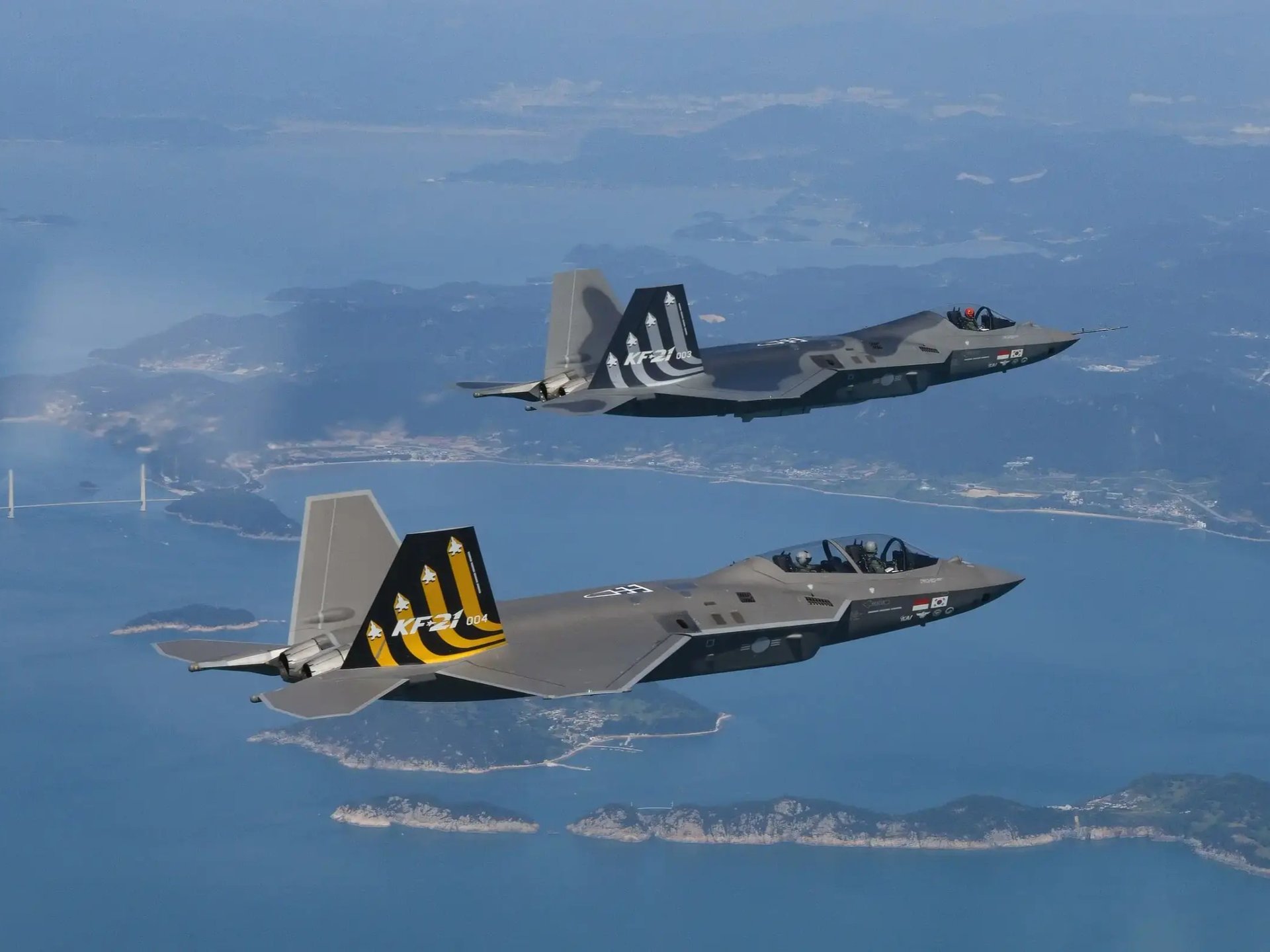 Güney Kore'nin yerli üretim "KF-21" tipi ilk savaş uçağı, uçuş güvenliği testlerini tamamladı