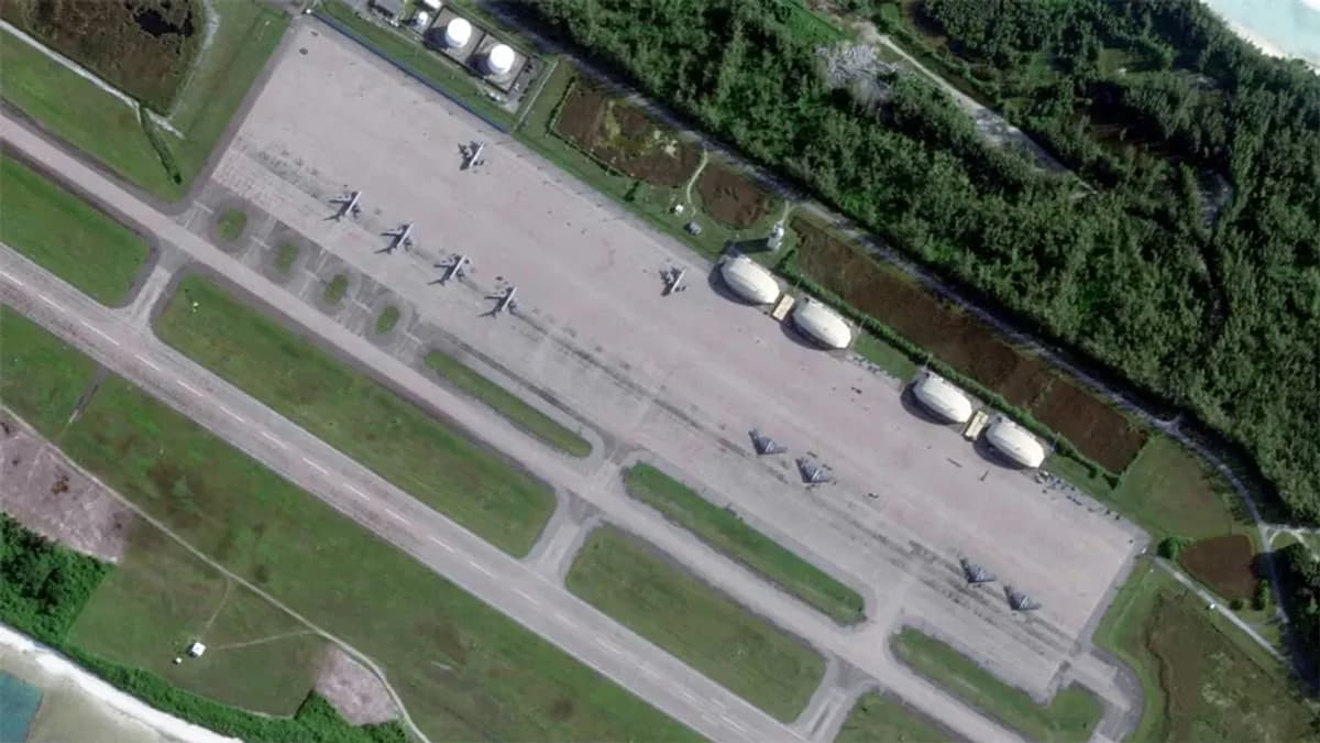 Diego Garcia'da ABD'nin Stratejik Ada Üssünde Uçaksız