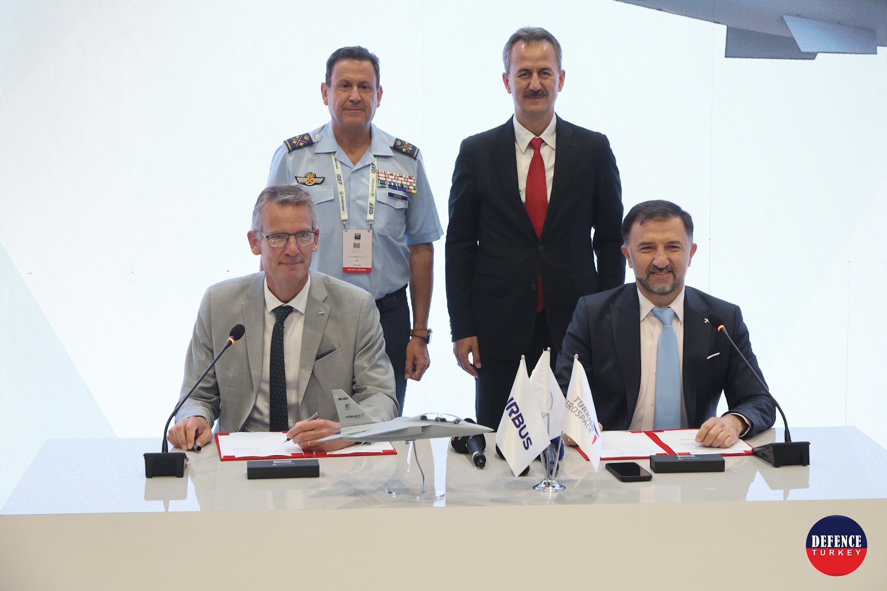 TUSAŞ TARAFINDAN MİLLÎ İMKANLARLA ÜRETİLEN SÜPERSONİK JET EĞİTİM UÇAĞI HÜRJET’İN İHRACATINA YÖNELİK AIRBUS İLE YENİ BİR ANLAŞMA İMZALANDI