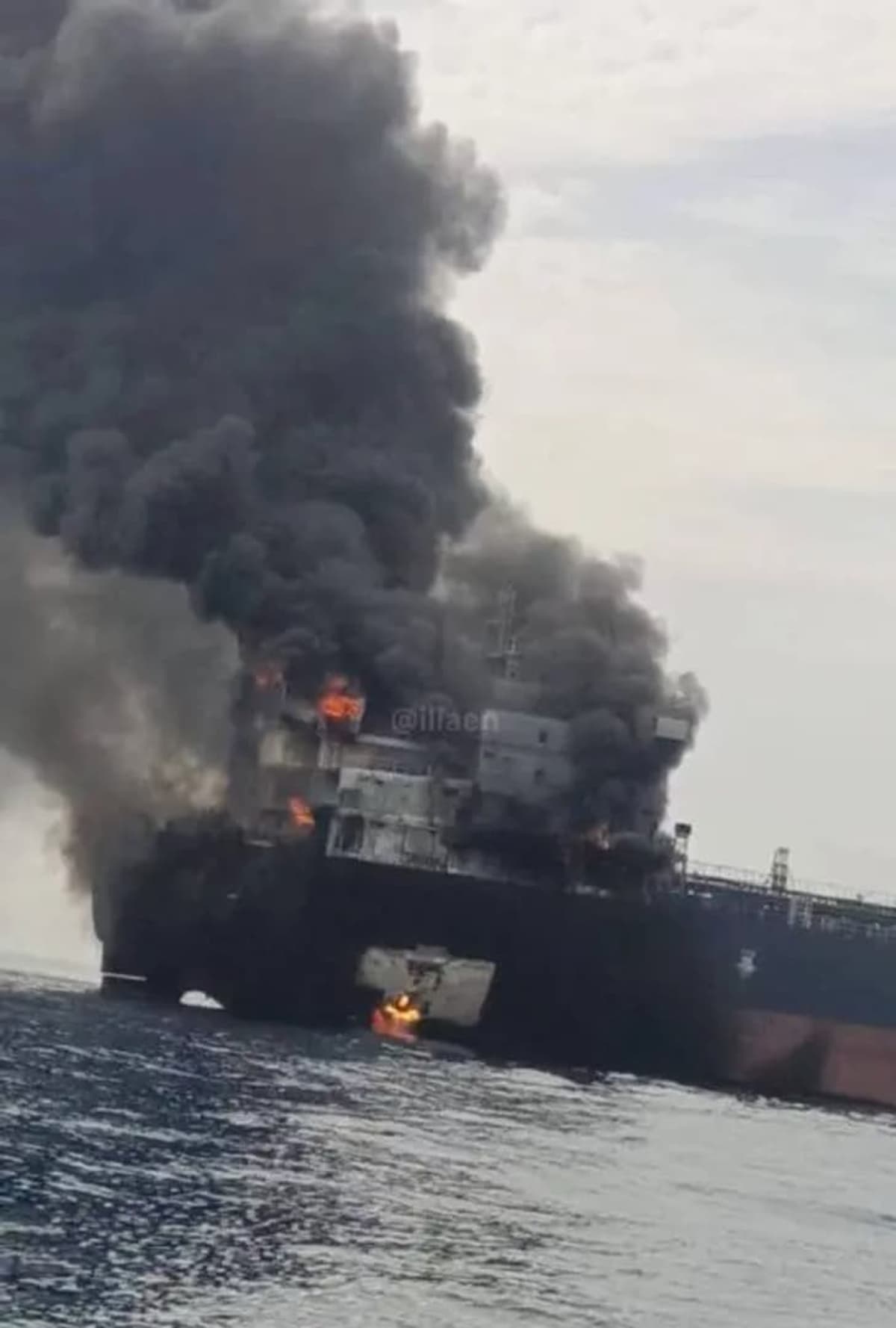 Hürmüz Boğazı'ndaki Saldırıdan Sonra Kaybolan Tanker İran'a Ait Larek Adası Yakınlarında Görüldü