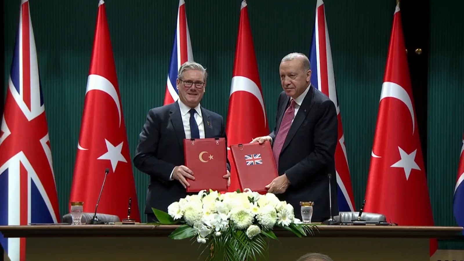 Türkiye, İngiltere ile Eurofighter Typhoon Savaş Uçağı Alımı İçin Tarihi Anlaşma İmzaladı