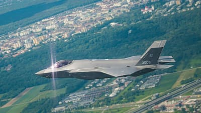 Varşova'da Gökyüzü Şöleni: F-35, Apache ve Müttefik Tankerler
