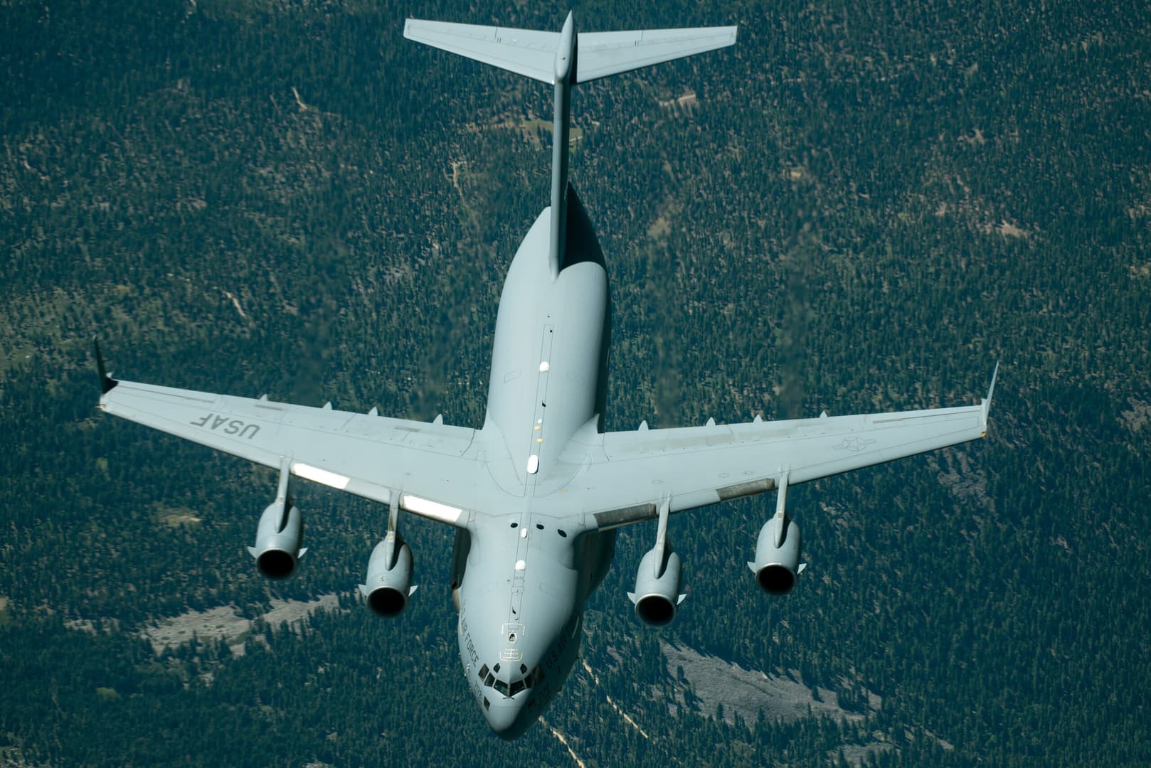 C-17 Globemaster III: Modern Askeri Lojistiği Değiştiren Nakliye Uçağı