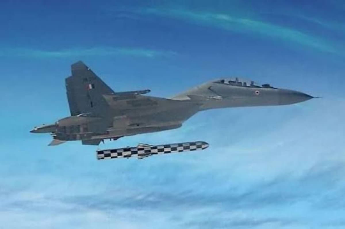Malezya, Su-30MKM Filosu İçin BrahMos ve Astra Füzelerini Değerlendiriyor