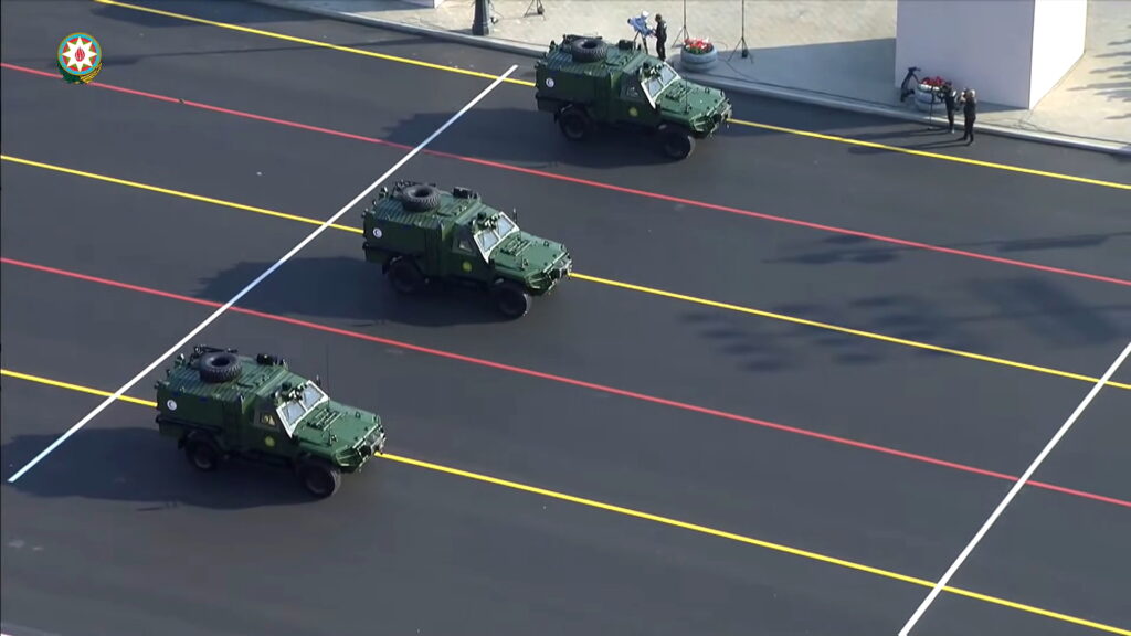 Bakü’de Azerbaycan, Türkiye ve Pakistan Ordu Birlikleri; Bayrağında Ay-Yıldız Bulunan Üç Ülkenin Millî Marşları…