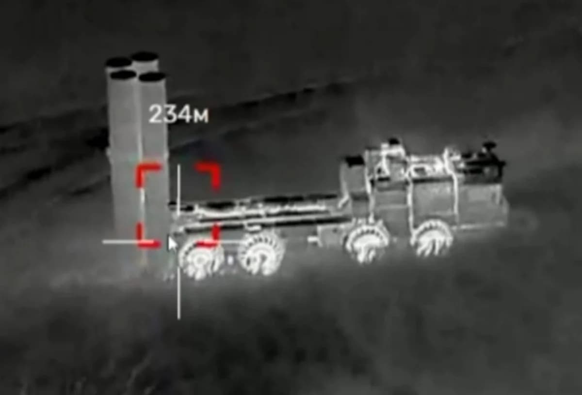 Ukrayna, iki S-400 Triumf füze rampasını imha etti