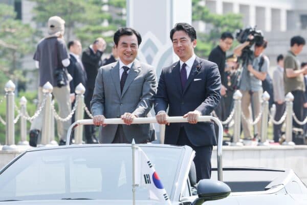 Koizumi'nin Seoul Ziyareti: Japonya-Güney Kore Uzlaşmasının İstikrarlı Adımı