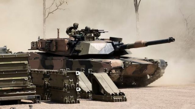 Yunanistan, ABD’den M109 obüsleri, Abrams tankları ve Black Hawk helikopterleri talep ediyor