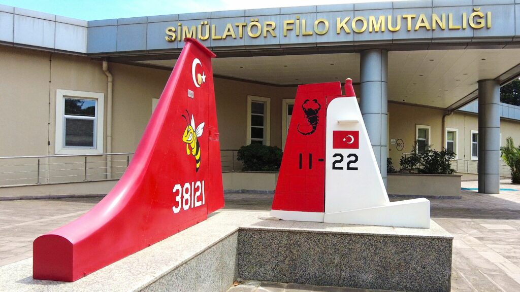 Kuruluşunun 115’inci Yıl Dönümünü Kutlayan Türk Hava Kuvvetlerinin İzmir Çiğli’deki Stratejik Üssü 2’nci Ana Jet Üs Komutanlığı