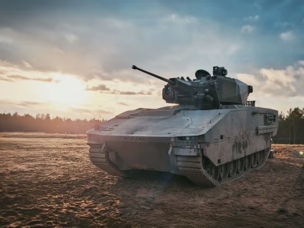 Letonya, ASCOD tabanlı HUNTER paletli zırhlı muharebe aracının ilk teslimatını aldı