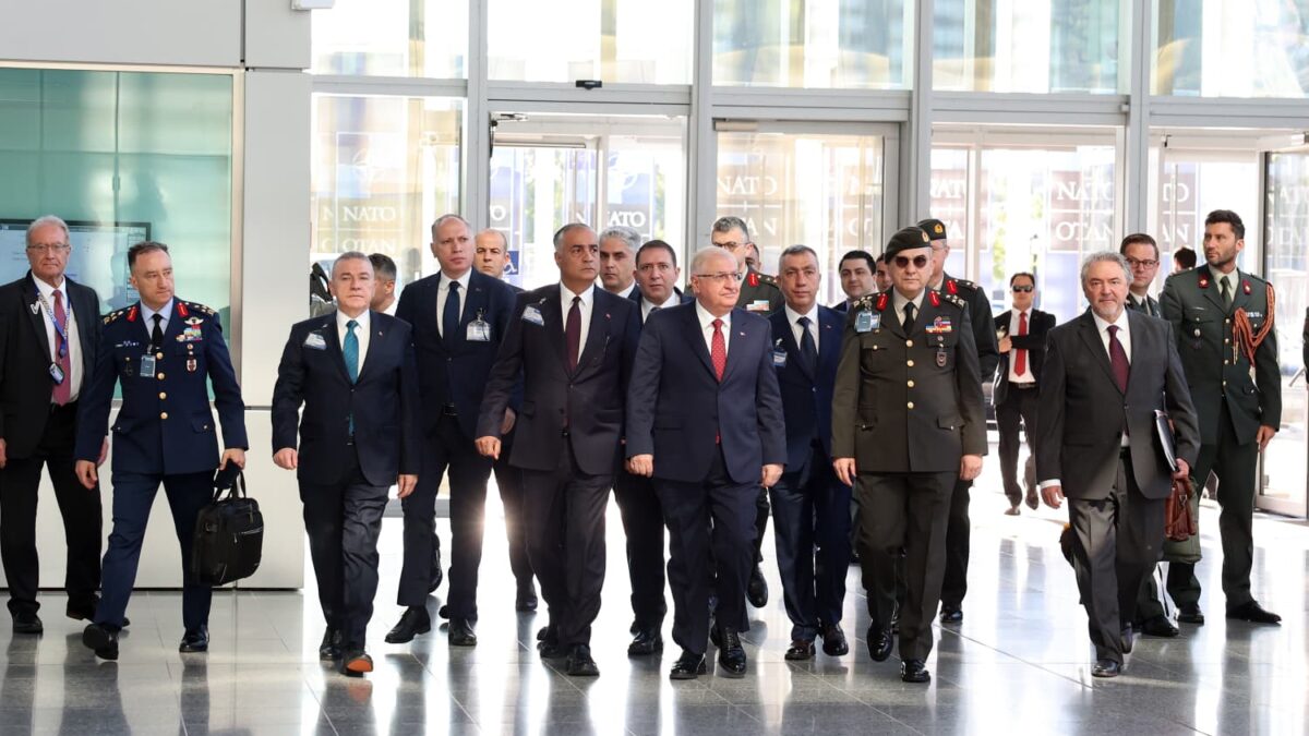 Millî Savunma Bakanı Yaşar Güler Ankara Zirvesi Öncesinde Brüksel’de Yapılan NATO Savunma Bakanları Toplantısı’nda Önemli Görüşmeler yaptı