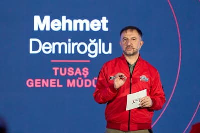 TEKNOFESTGÜNEYDOĞU'da KÜME Vakfı’nın düzenlediği programda gençlerimizle havacılığın geleceğini, cesaretin ve teknolojinin açtığı yeni ufukları konuştuk.