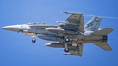 Avustralya Super Hornet AIM-260 JATM füzesiyle görüntülendi