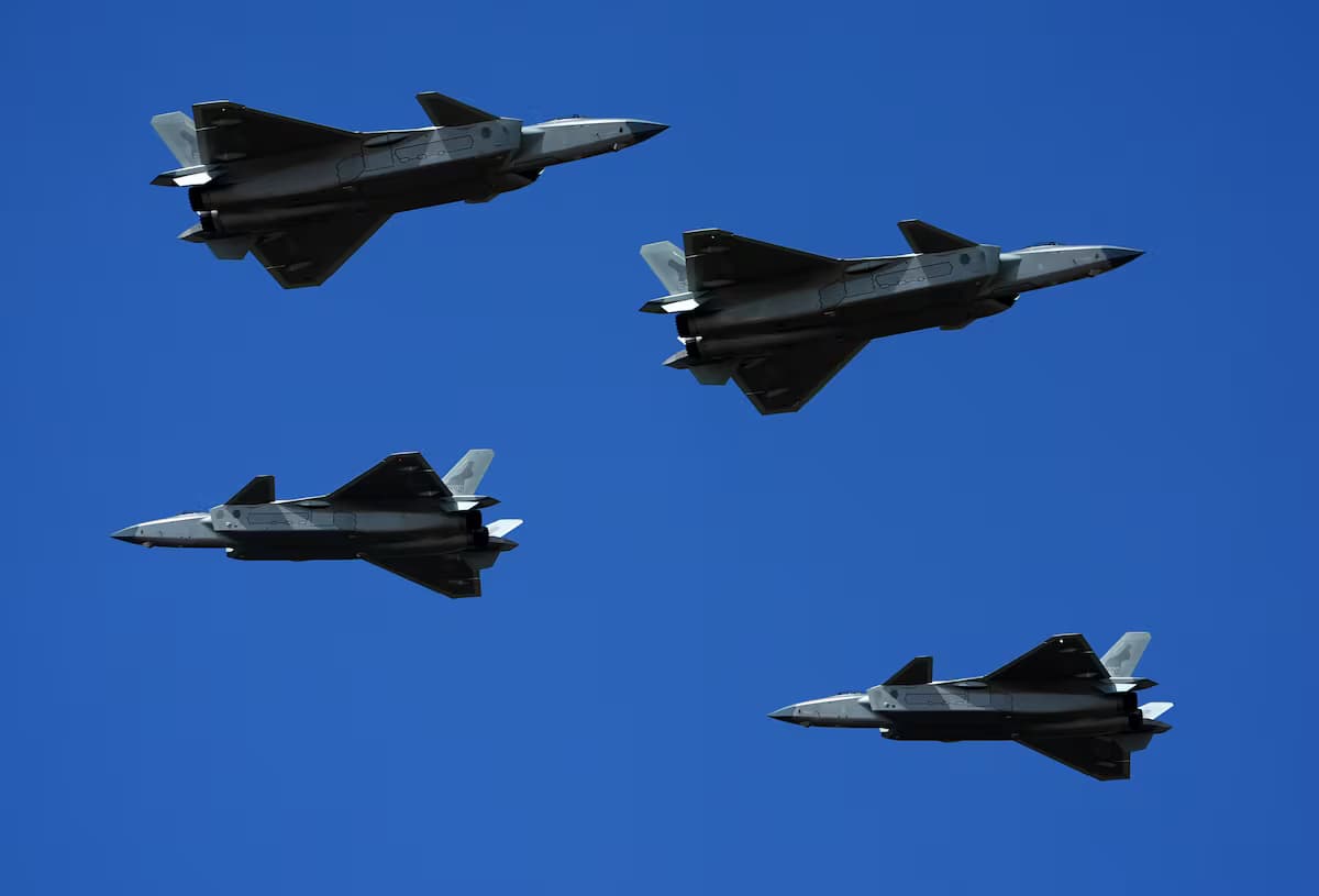Çin'in Yeni PL-16 Hava-Hava Füzesi ABD'nin AIM-260'ı ile Yarışabilir mi?