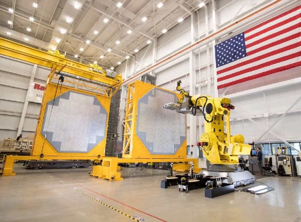 Raytheon, SPY-6 radar üretimi ve sürdürülebilirliği için 1,8 milyar dolarlık ABD Deniz Kuvvetleri sözleşmesi uzatmasını kazandı