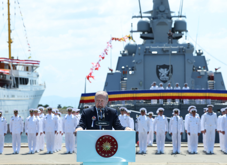 “Kimsenin Toprağında, Egemenliğinde Gözümüz Yok. İlkemiz Çok Net: Ne Hak Yeriz, Ne de Hakkımızı Yediririz”