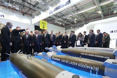 Millî Savunma Bakanı Yaşar Güler ile Azerbaycan Savunma Bakanı Orgeneral Zakir Hasanov