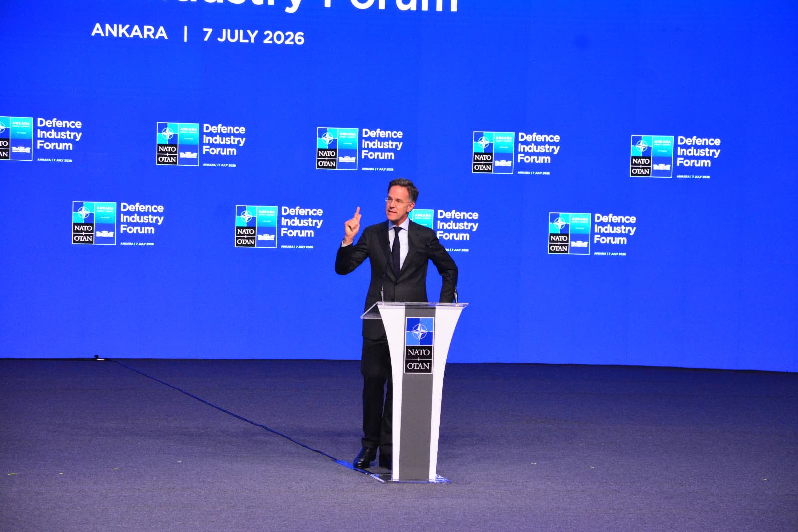 Rutte’den "Transatlantik Savunma Sanayi Devrimi" Çağrısı