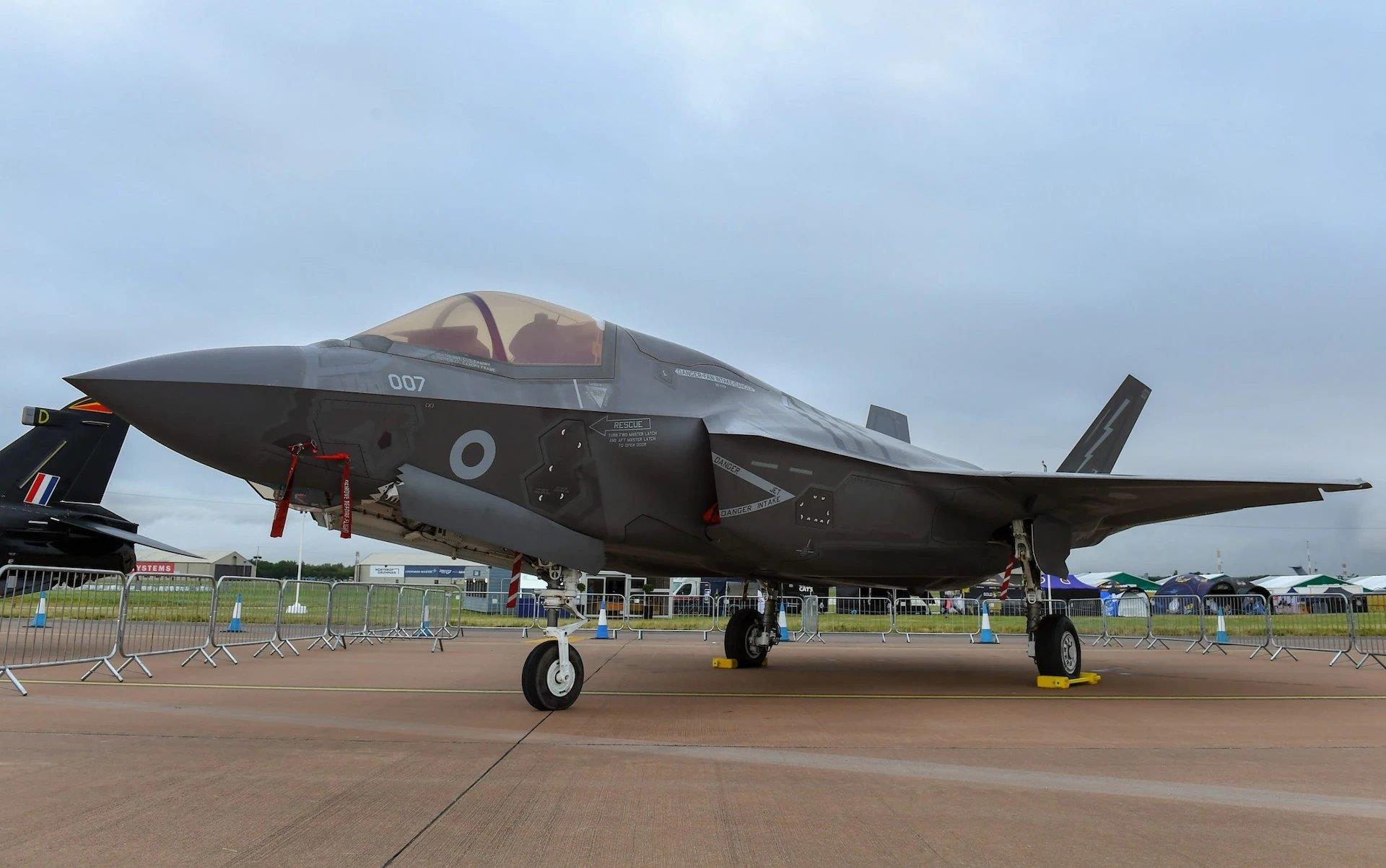 İngiltere’nin yeni F-35 uçakları ilk uçuşta arıza yaptı: Uçaklar Atlantik’te mahsur kaldı