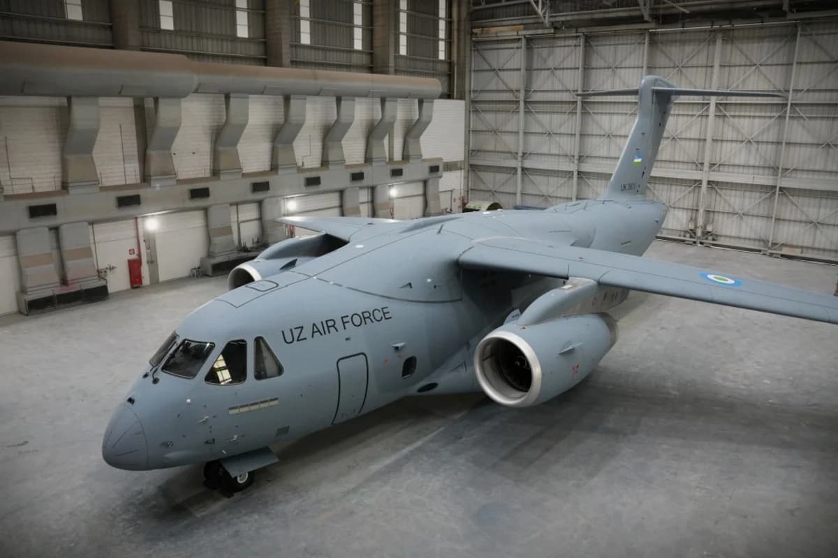 Özbekistan ilk C-390 nakliye uçağını aldı