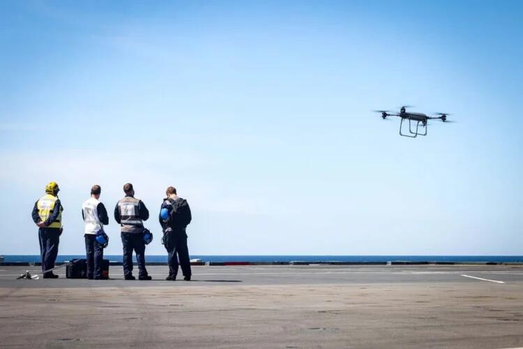 Kraliyet Donanması’ndan nakliye amaçlı ilk drone kullanımı