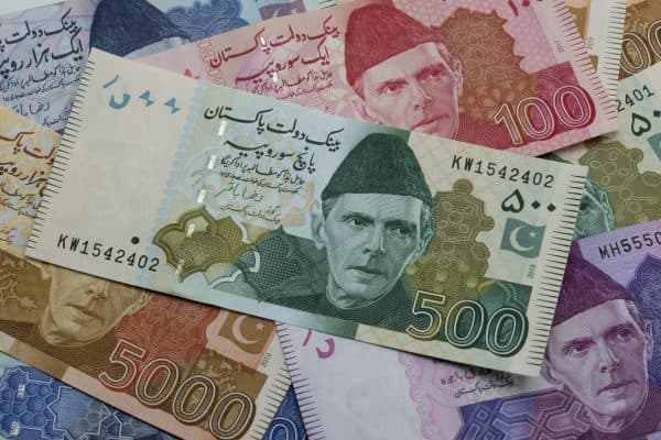 Pakistan, Volatil Jeopolitik Ortamda Büyüme Odaklı Bütçeyi Açıkladı