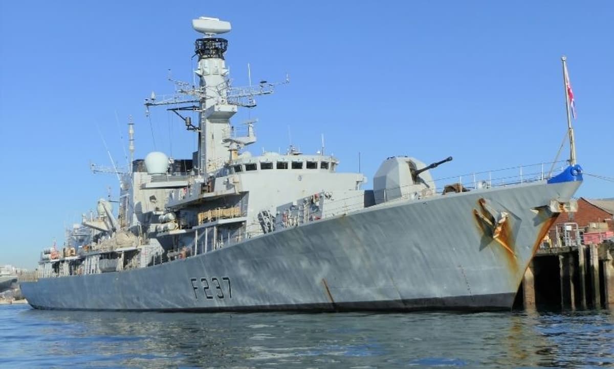 İzmir Aliağa'ya Gelen İngiliz Fırkateyni Sökülecek