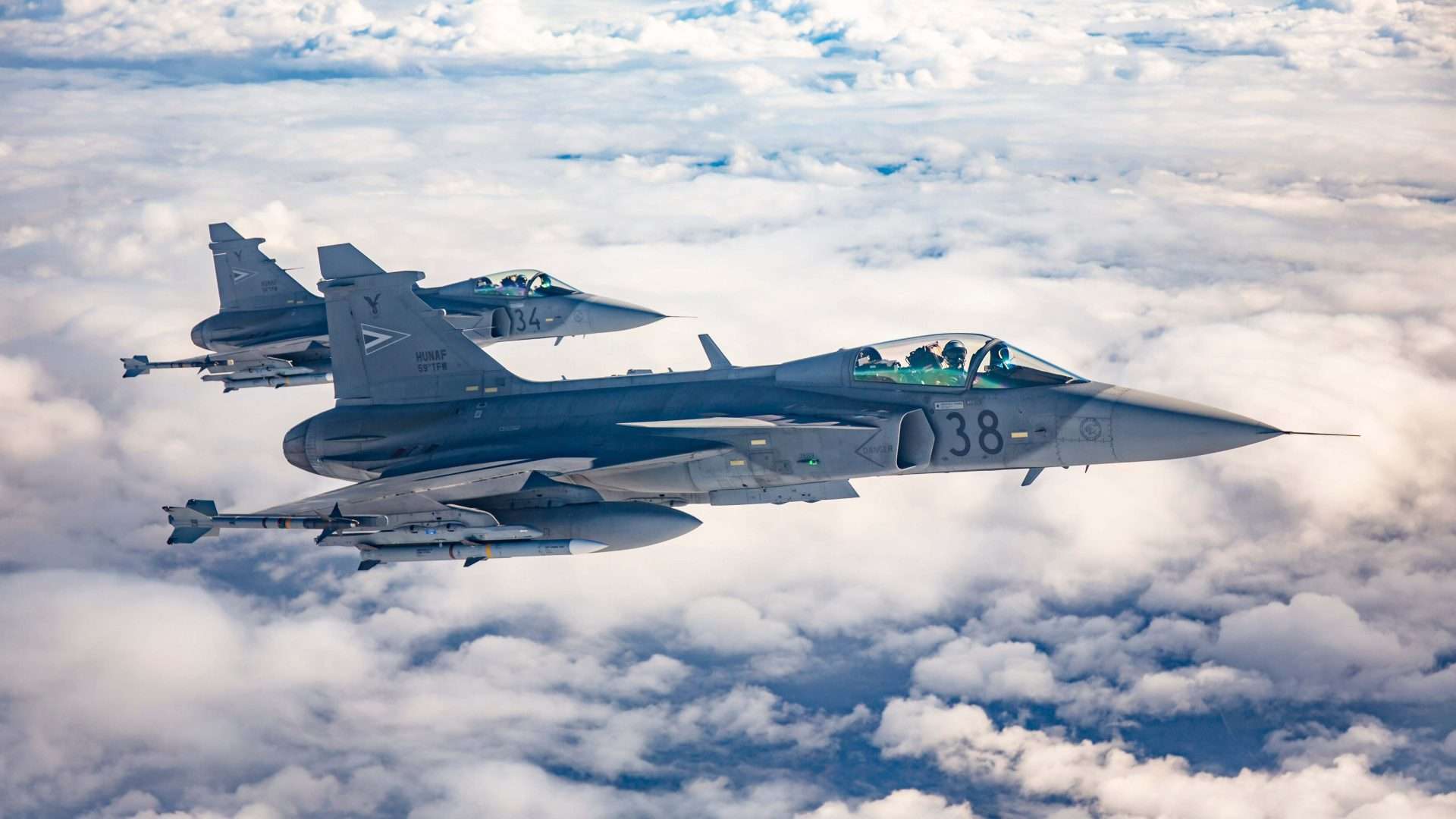 Macaristan iki yeni Gripen C savaş uçağı teslim aldı