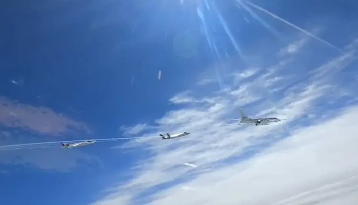 Çin'in Stratejik Güç Gösterisi: J-20'ler ve JL-1 Füzesi