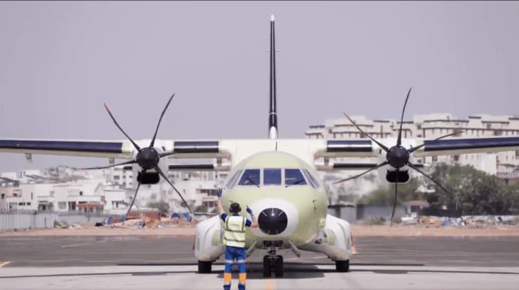 Hindistan’da üretilen ilk C295 gökyüzü ile buluştu