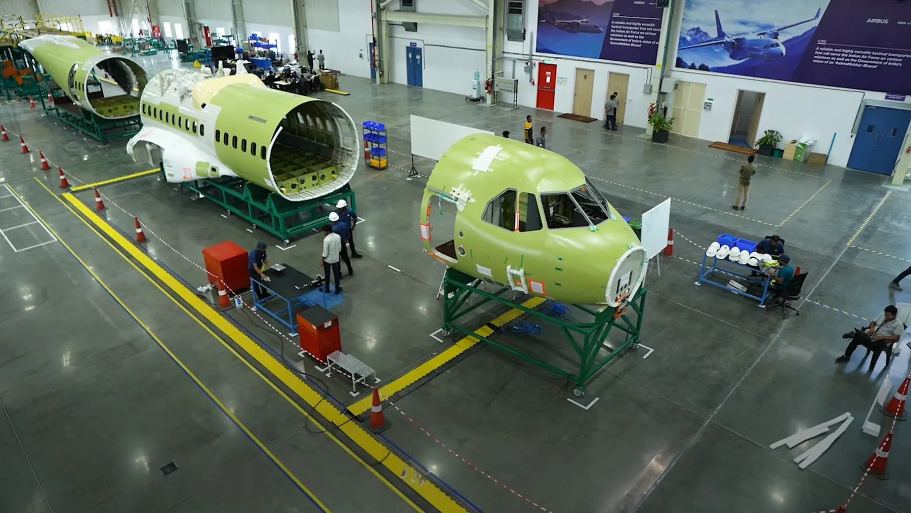 Hindistan’da üretilen ilk C295 gökyüzü ile buluştu