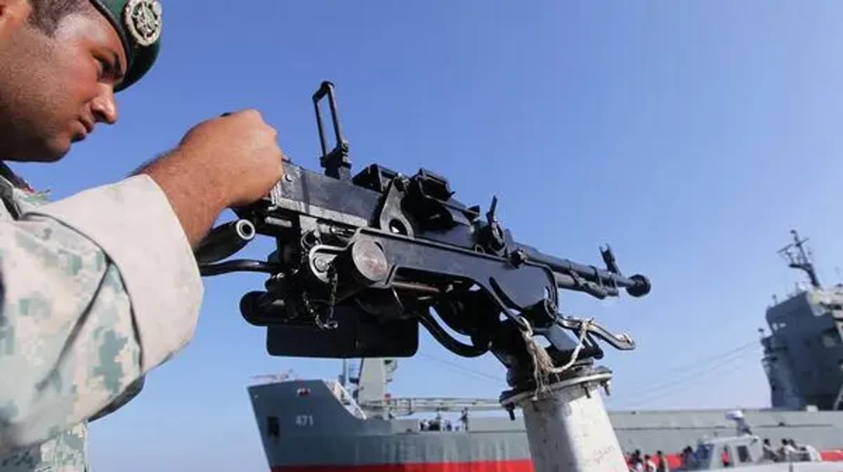 Hürmüz Boğazı'nda Gemilerin Geçiş Güzergahı Değişiyor