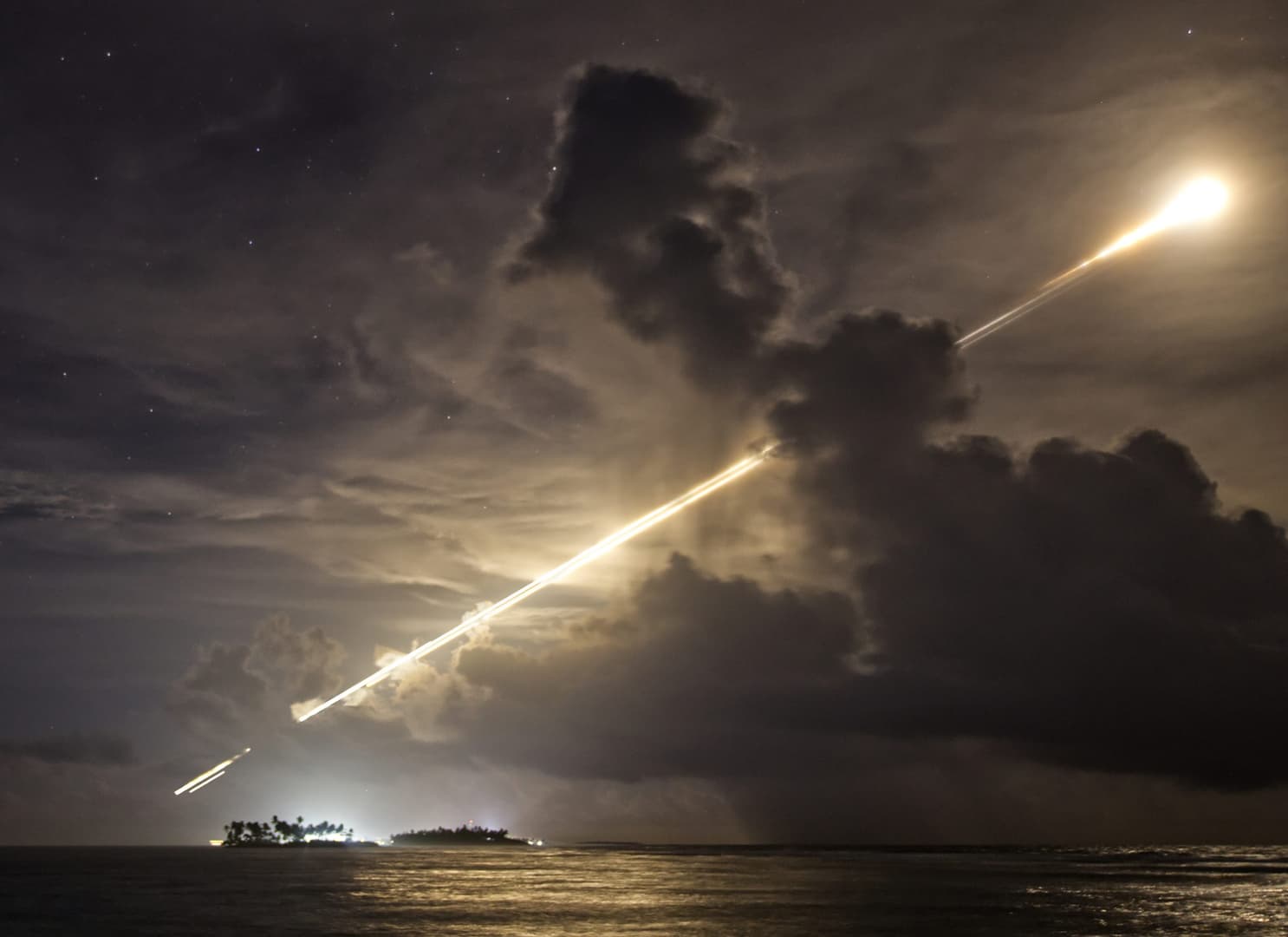 Minuteman III: ABD'nin Kara Tabanlı Nükleer Caydırıcısına Dair Kapsamlı Rehber