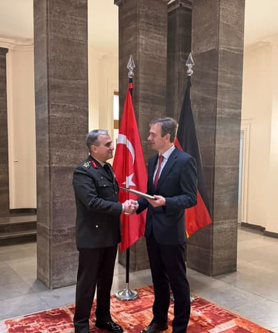 Türkiye ve Almanya Savunma Bakanlıkları arasında liderler düzeyinde başlatılan savunma iş birliği inisiyatifinin olumlu bir yansıması