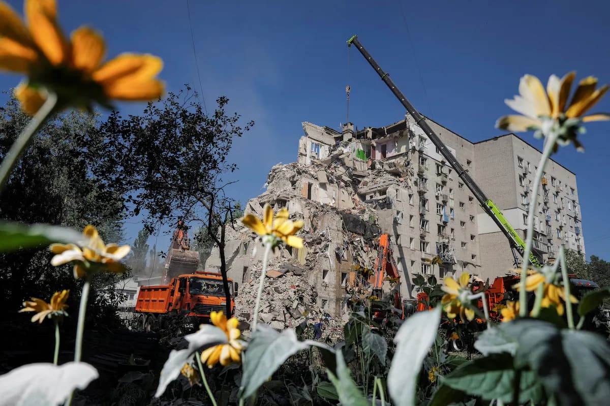 Rusya, Savaşın En Büyük Vuruşlarından Biriyle Kiev'i Bombardı: En Az 21 Ölü