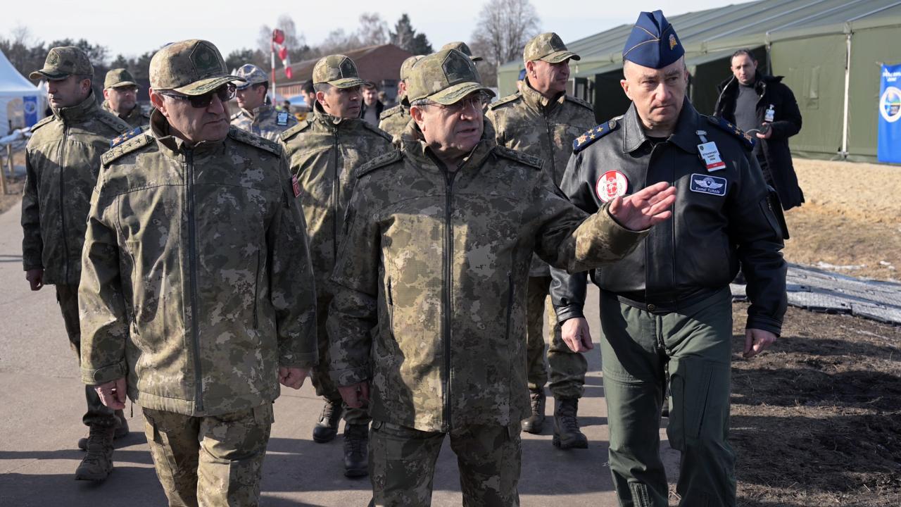 Genelkurmay Başkanı Orgeneral Bayraktaroğlu NATO tatbikatının seçkin gözlemci gününe katıldı