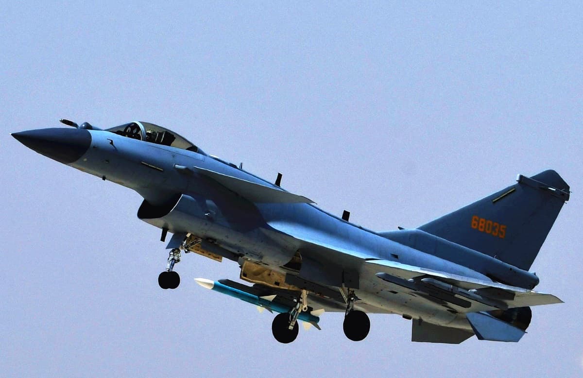 Bangladeş, Çin Yapımı J-10 Savaş Uçakları İçin 2,3 Milyar Dolarlık Anlaşmaya Yaklaşıyor