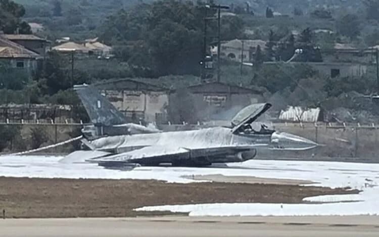 Yunanistan’ın F-16 savaş uçağı yandı