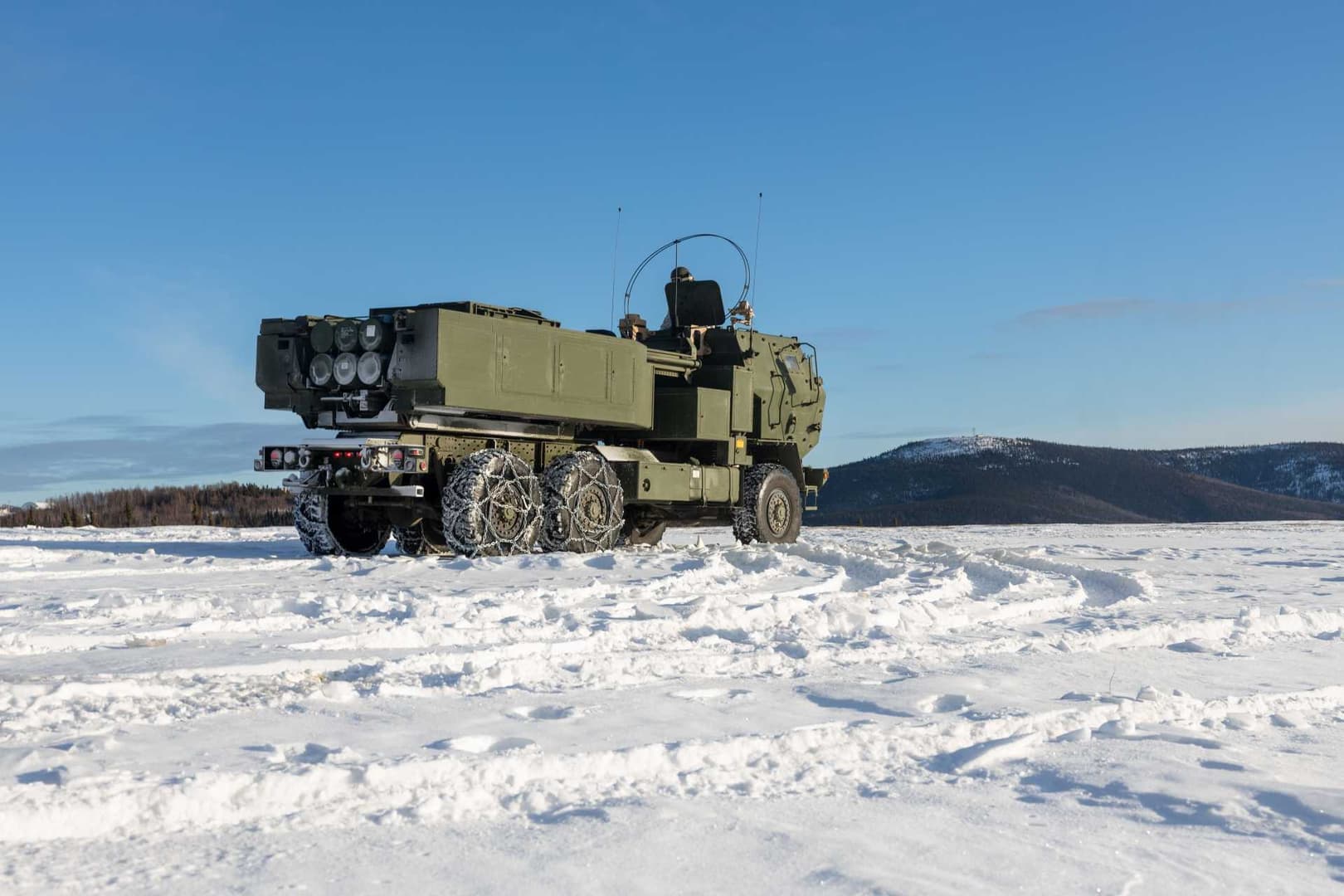 İsveç, 729 Milyon Dolarlık Anlaşmayla ABD'den 10 HIMARS Roketatar Satın Aldı