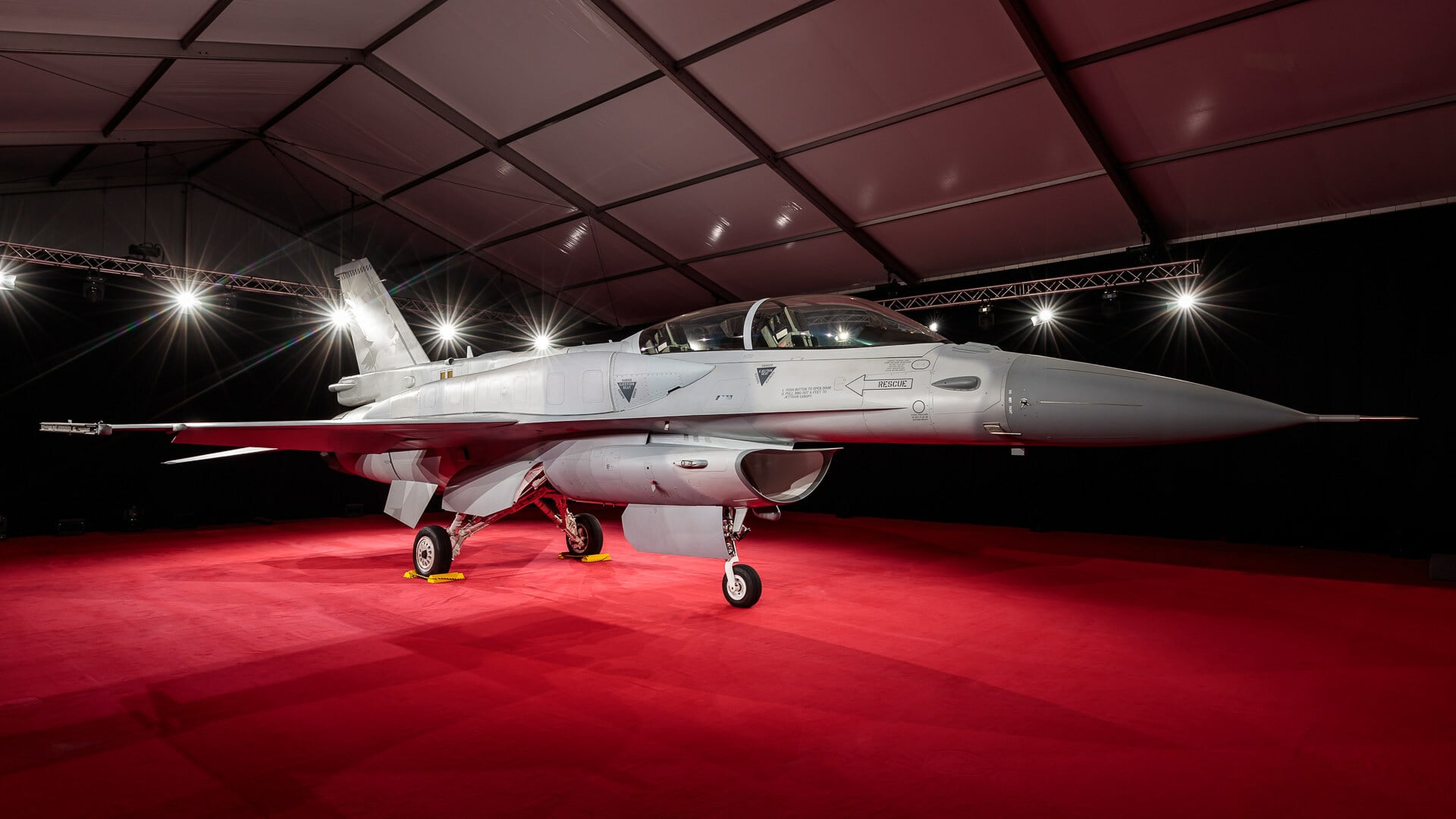 Bahreyn’in F-16 Block 70 savaş uçağından bir ilk